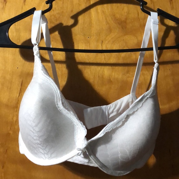 5 Bras - Picture 9 of 9
